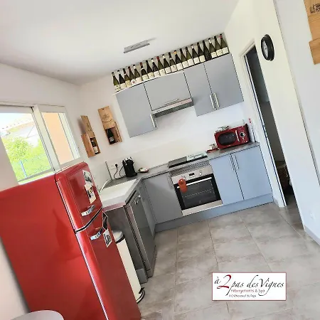 A 2 Pas Des Vignes, Hebergements Et Spa, à Du Pape, Maison Numéro 12 Hébergement de vacances Châteauneuf-du-Pape
