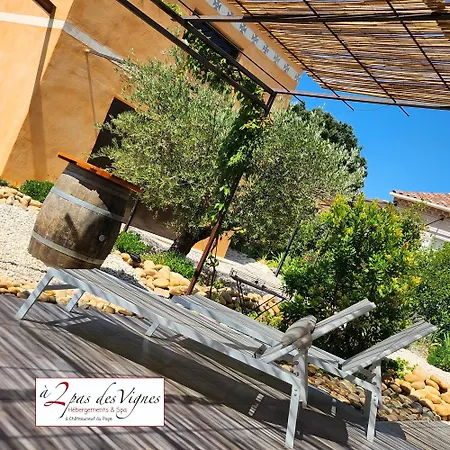 A 2 Pas Des Vignes, Hebergements Et Spa, à Du Pape, Maison Numéro 12 Hébergement de vacances